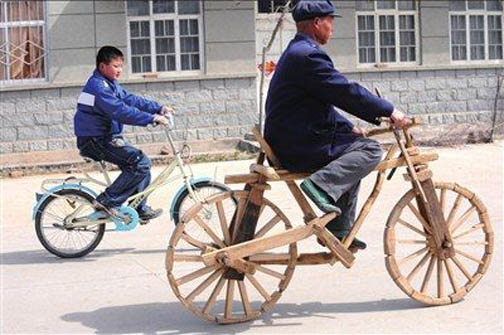 La bicicleta de madera nacida en la rural