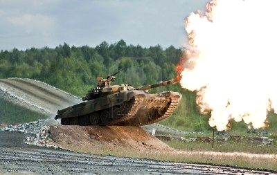 http://www.itespresso.es/wp-content/uploads/2011/06/5198696-shooting-russian-tank-t-90-photo-while-jump.jpg