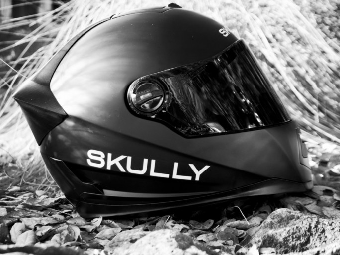 SKULLY AR-1